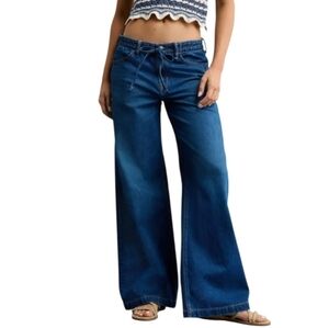 NWOT American Eagle Low-Rise Ultra  Wide-Leg Jeans
